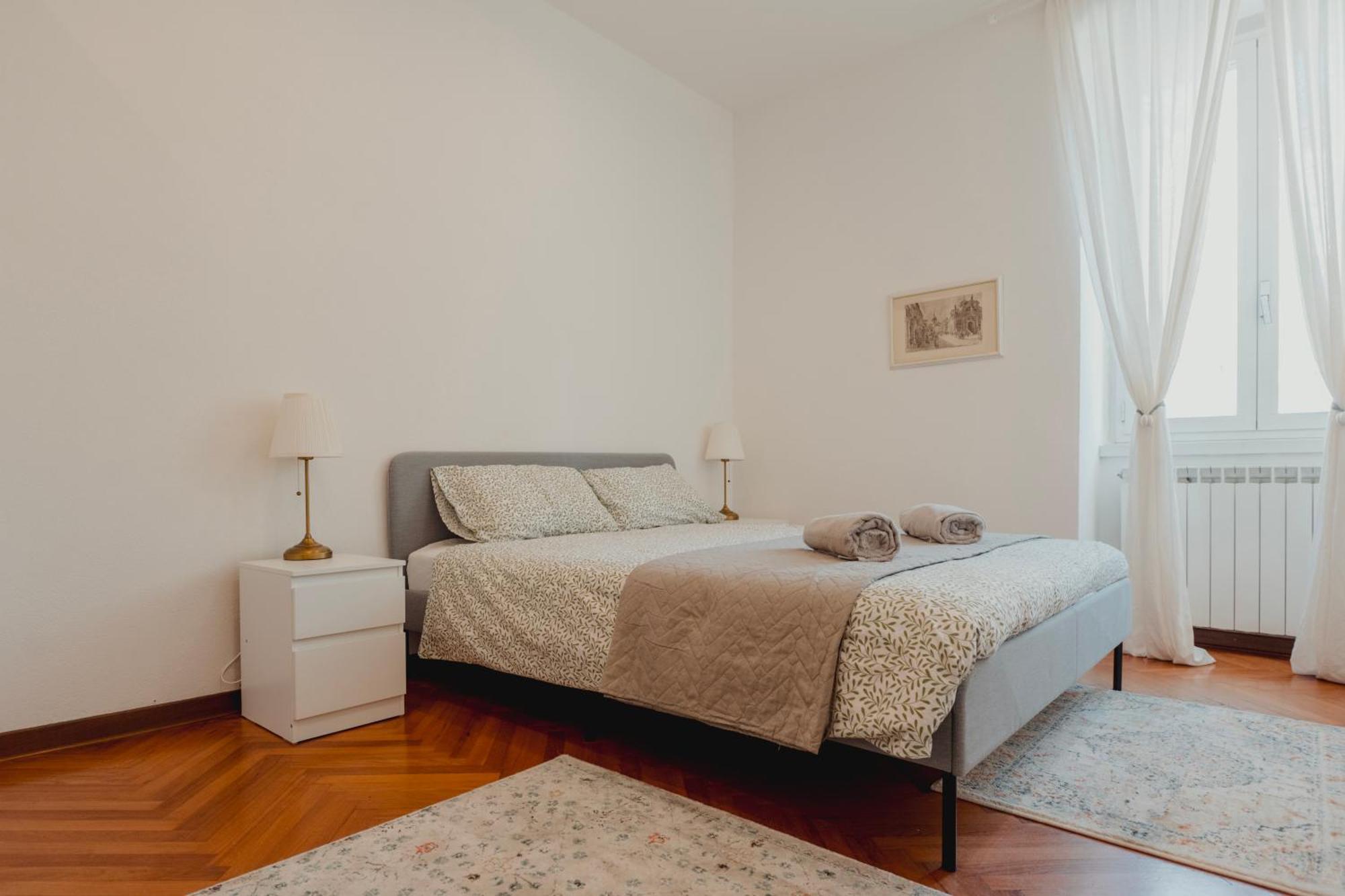 Sunny Vico Apartment Триест Экстерьер фото